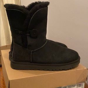 ❌SOLD❌Women’s Ugg Bailey Button Boot